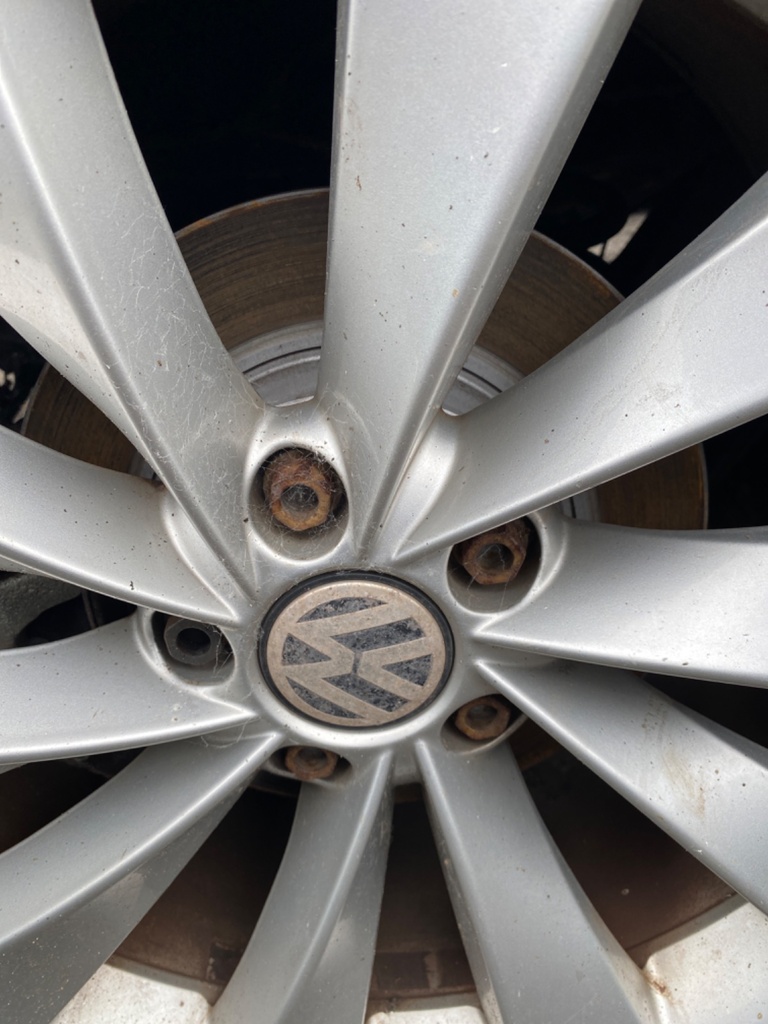 [EPE-107187] Buje de rueda trasero derecho VW Caravelle Mk IV