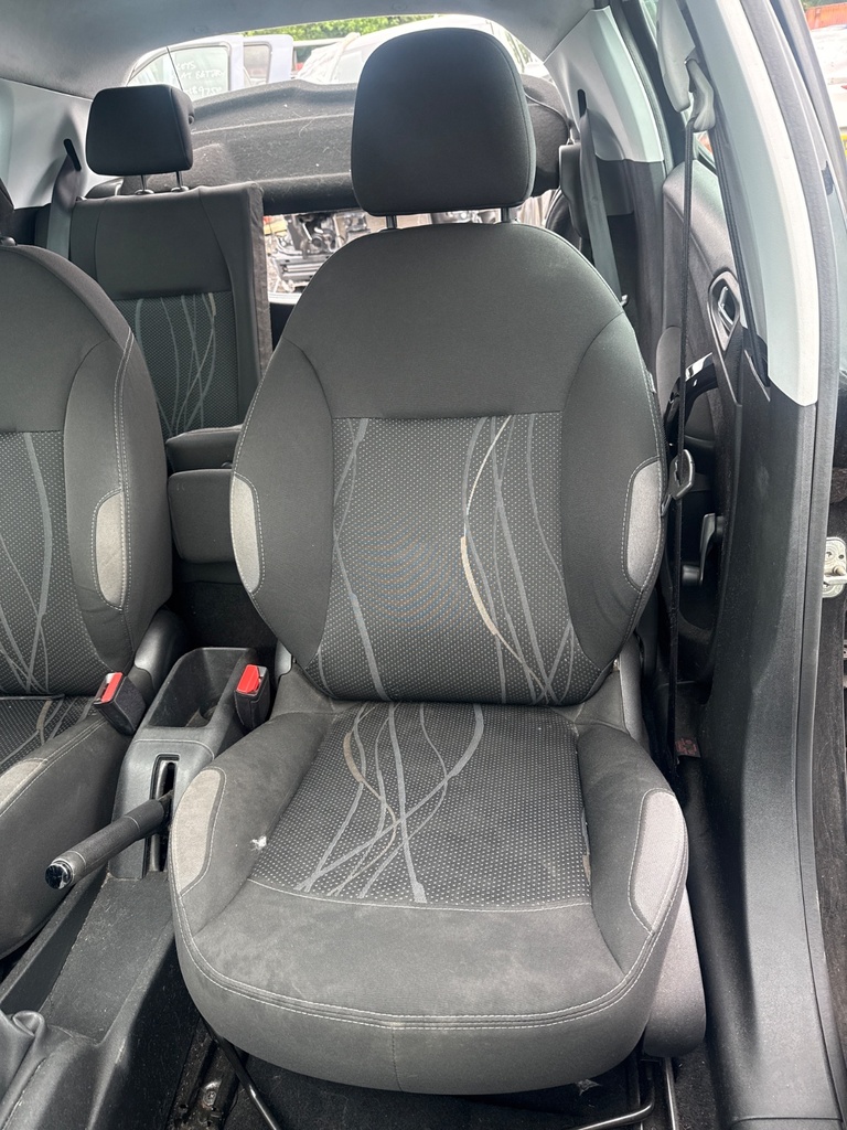 [EPE-107275] Asiento delantero izquierdo Peugeot 208