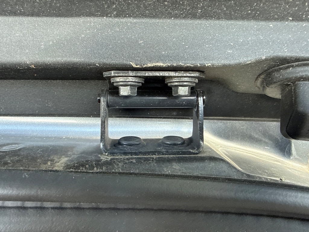 [EPE-107600] Bisagra de portón trasero derecha Nissan Qashqai MK3 J12