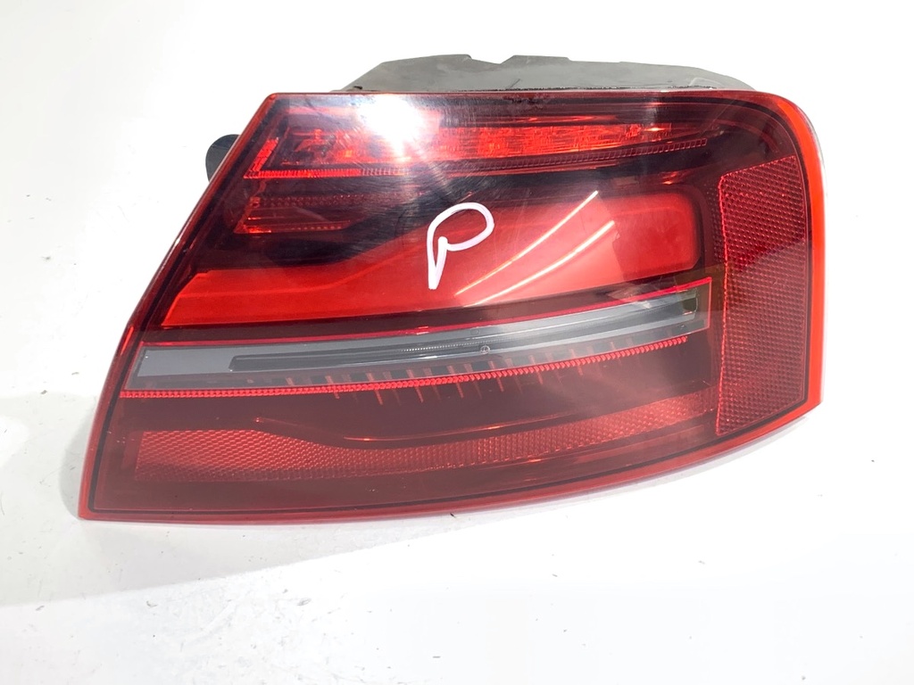 [STARK-892314] Piloto trasero derecho AUDI A8 D4 (4H2, 4H8, 4HC, 4HL) 2009-2018