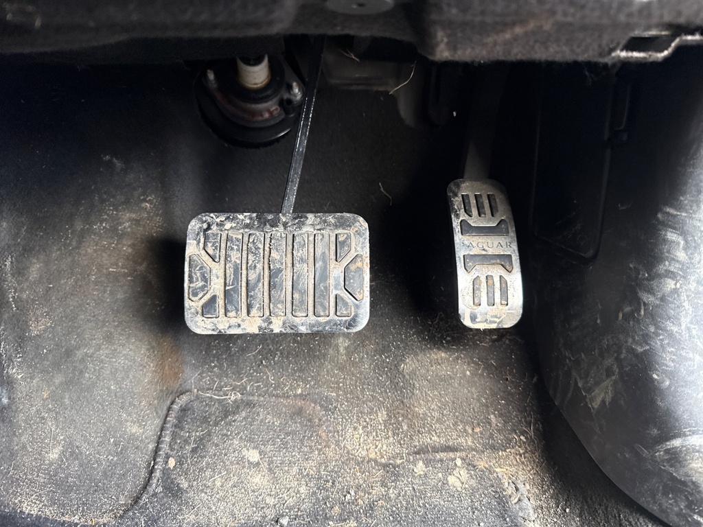 [EPE-109014] Conjunto de pedales Jaguar XF