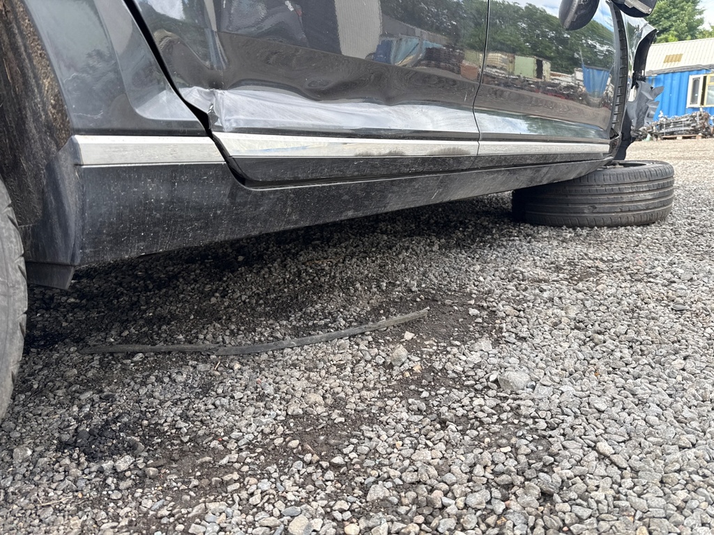 [EPE-109493] Faldón lateral derecho VW Passat B8 3G5