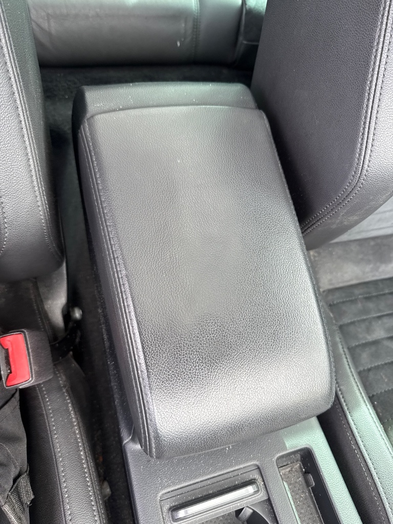 [EPE-109518] Reposabrazos de consola central VW Passat