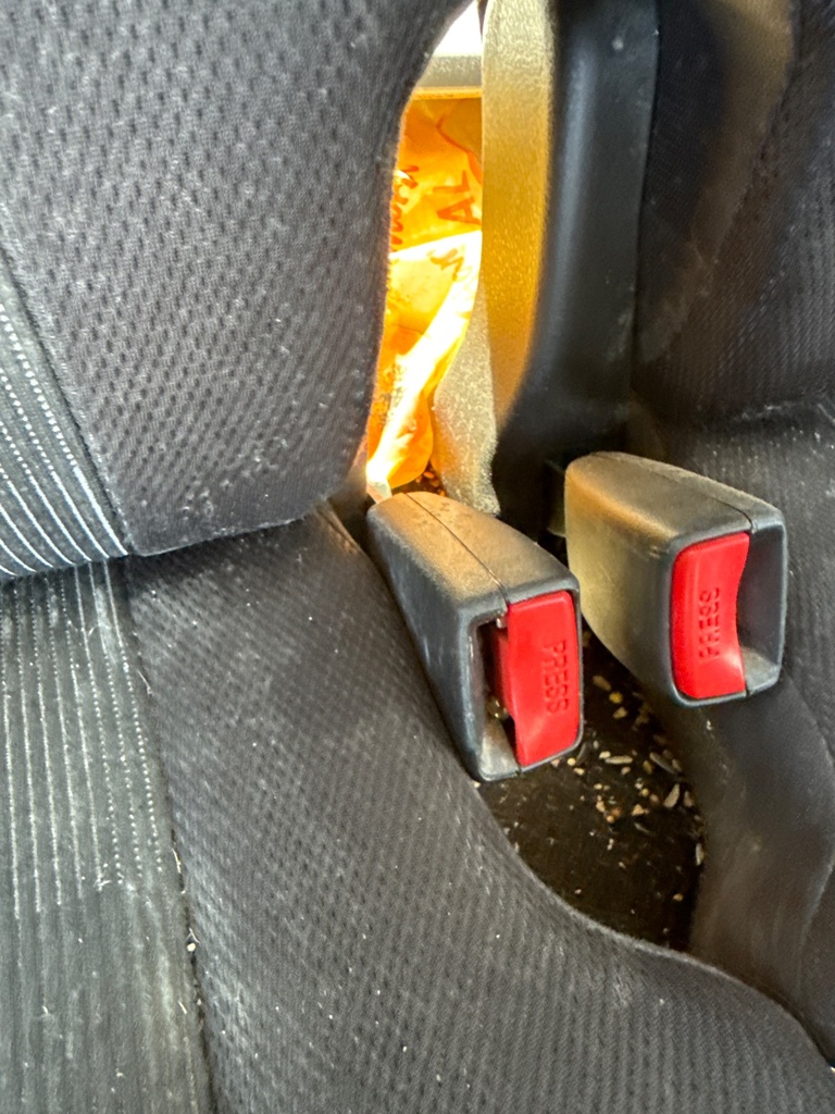 [EPE-109706] Cinturón de seguridad trasero fila central derecha Suzuki Vitara 2009