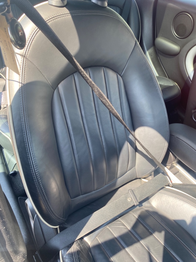 [EPE-110297] Pretensor de cinturón de seguridad delantero derecho Mini Countryman 2015