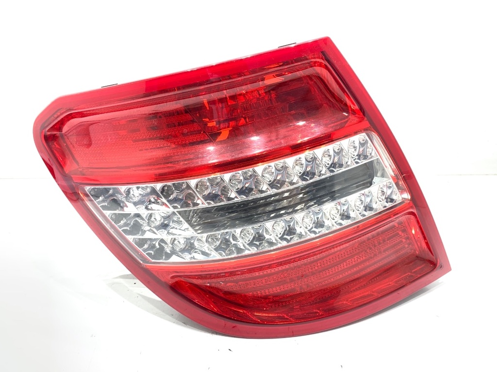 [STARK-734117] Piloto trasero izquierdo Mercedes-Benz Clase C T-Model (S204) 2007-2014