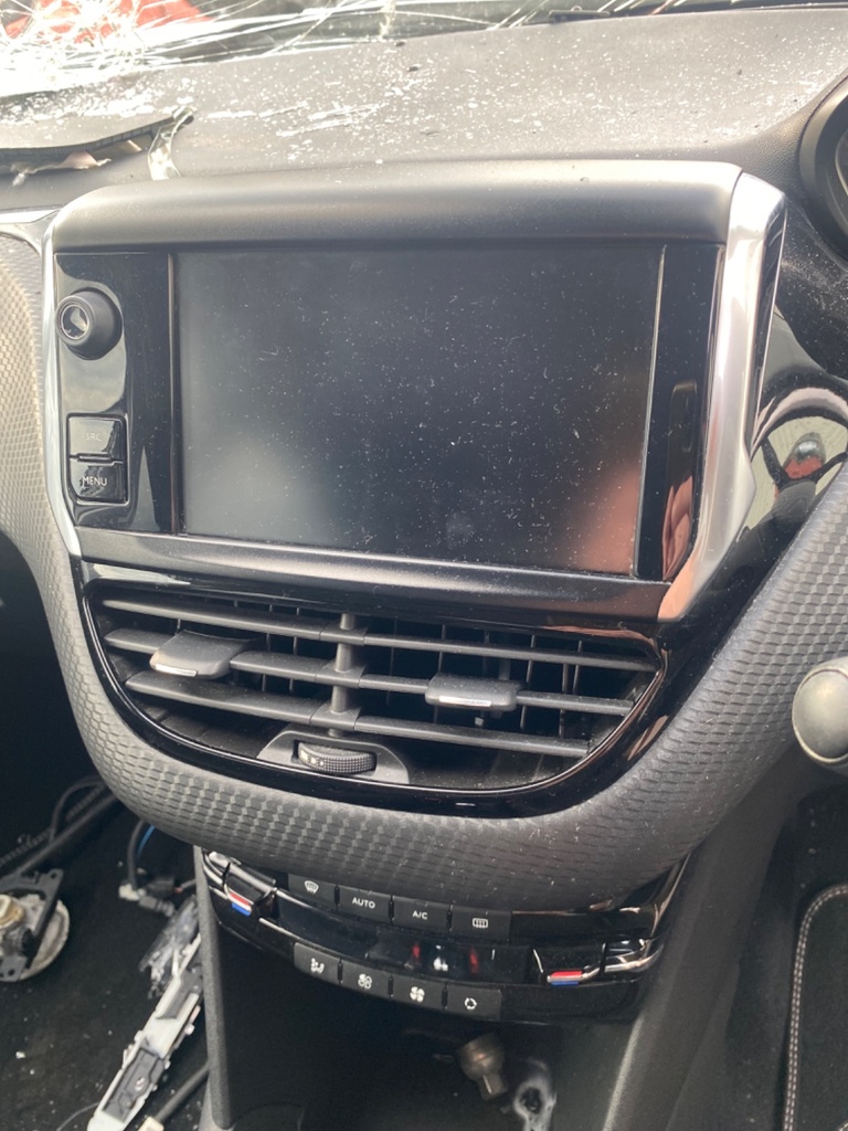 [EPE-110525] Pantalla multifunción Peugeot 208 1.2 Puretech