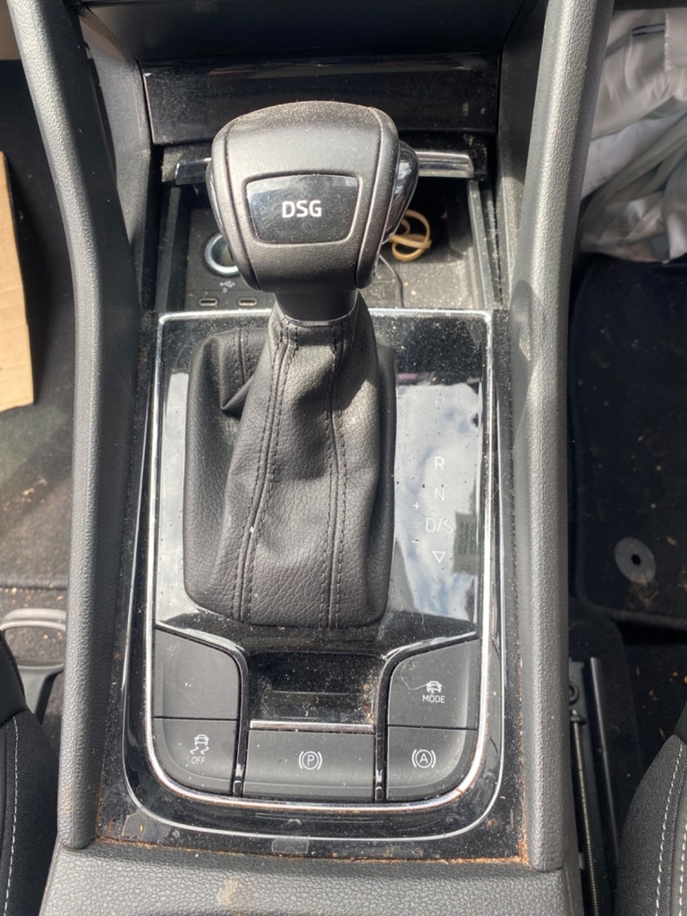 [EPE-110648] Consola central Skoda Karoq 1.5 TSI
