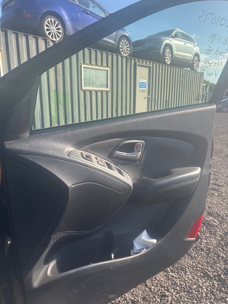 [EPE-110766] Panel interior de puerta delantera derecha Hyundai IX35