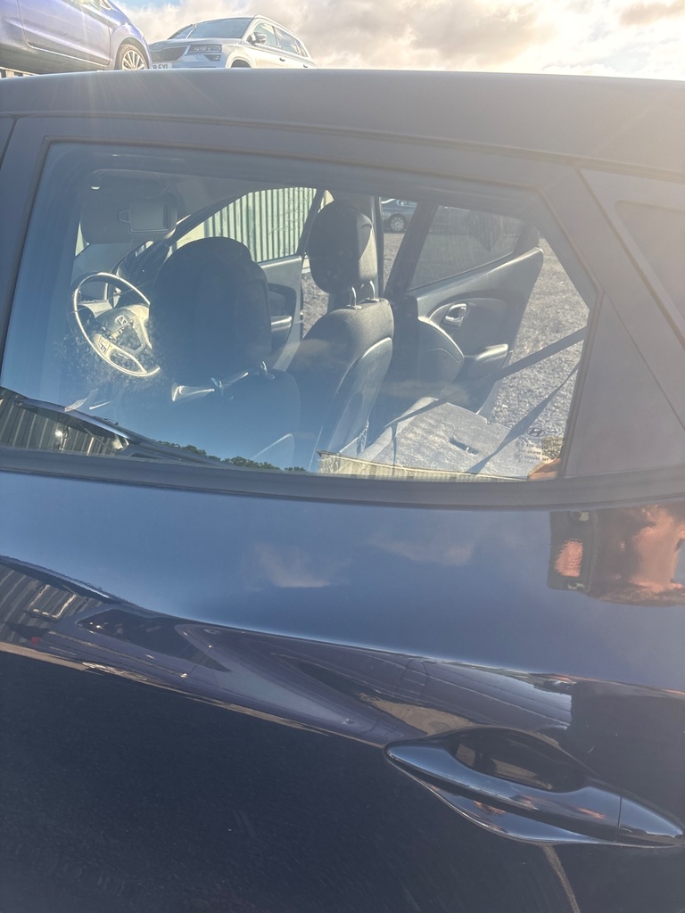 [EPE-110823] Cristal de puerta trasera izquierda Hyundai IX35