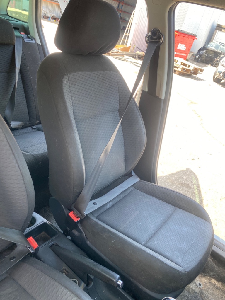 [EPE-111036] Asiento delantero izquierdo Skoda Fabia 2013