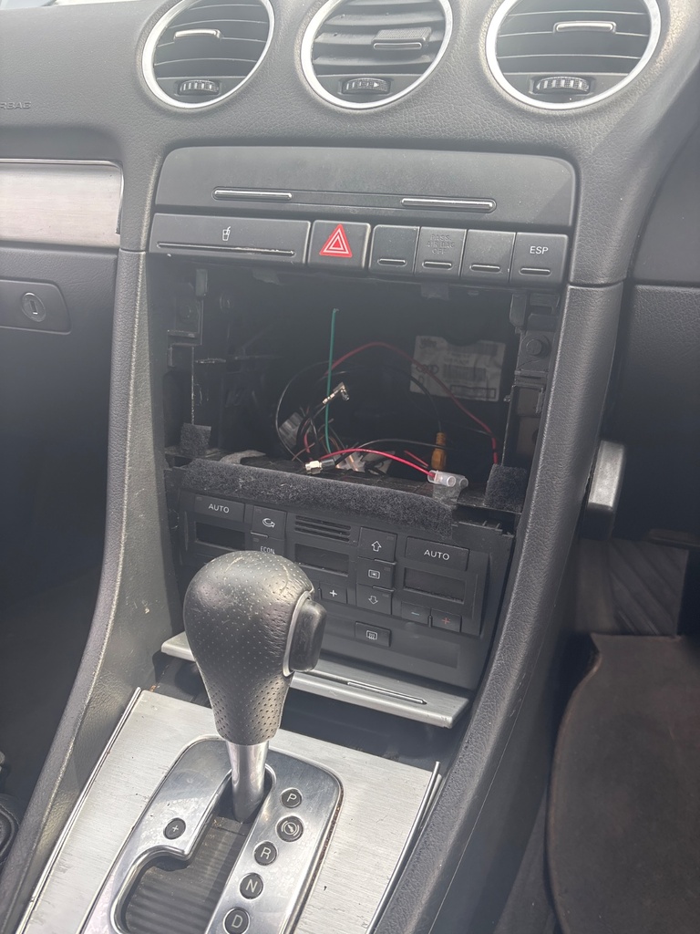 [EPE-111879] Consola central Audi A4