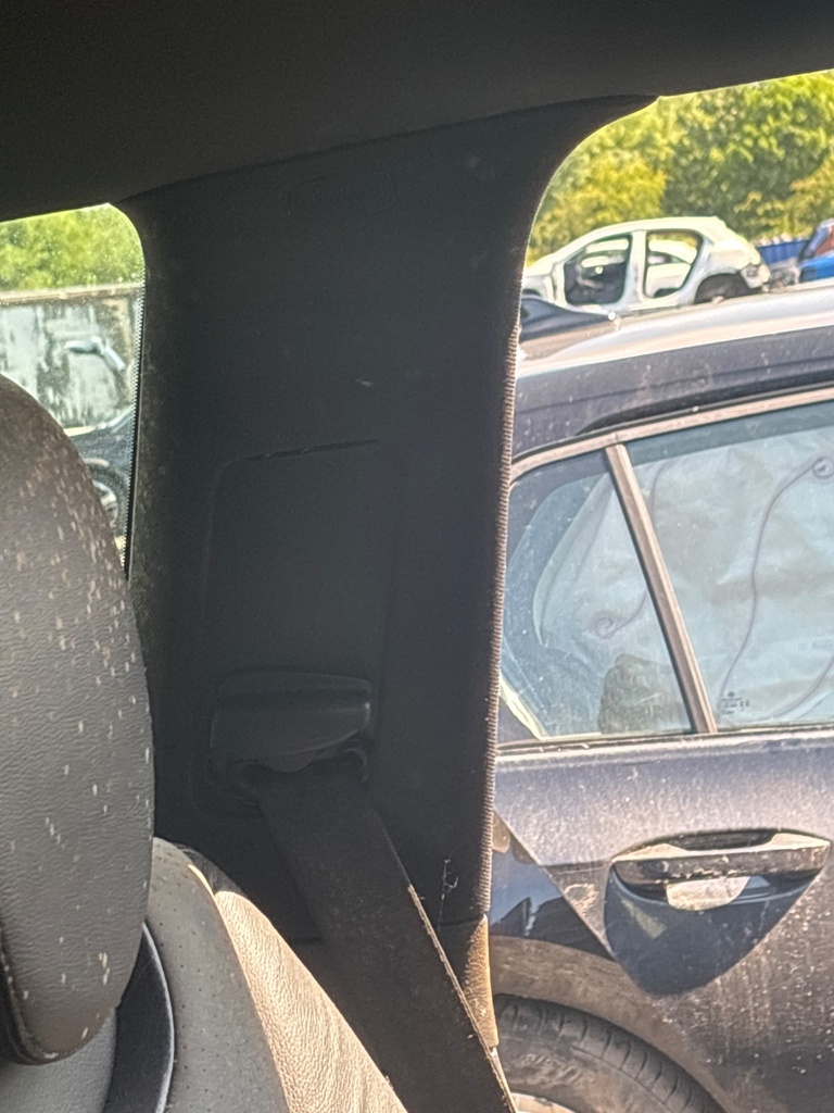 [EPE-112064] Pilar C Porsche Cayenne