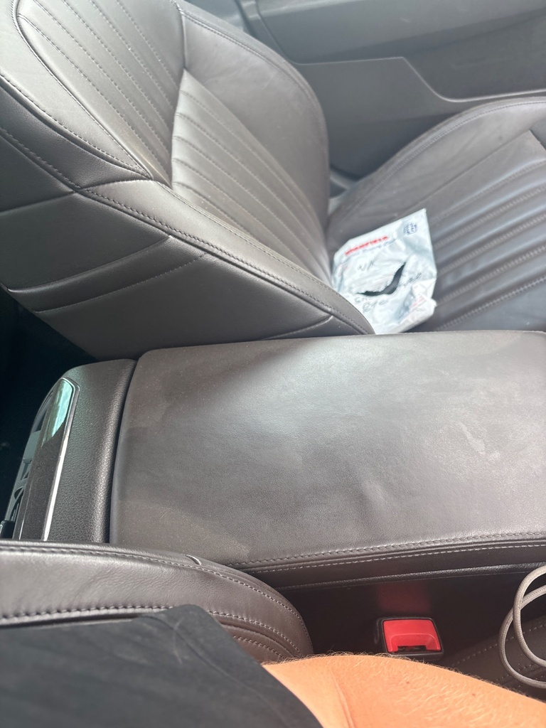 [EPE-112362] Reposabrazos consola central Skoda Superb 2016