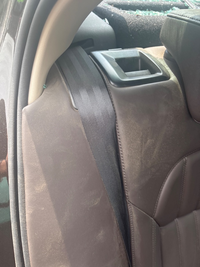 [EPE-112446] Pretensor de cinturón de seguridad trasero izquierdo Skoda Superb 2016