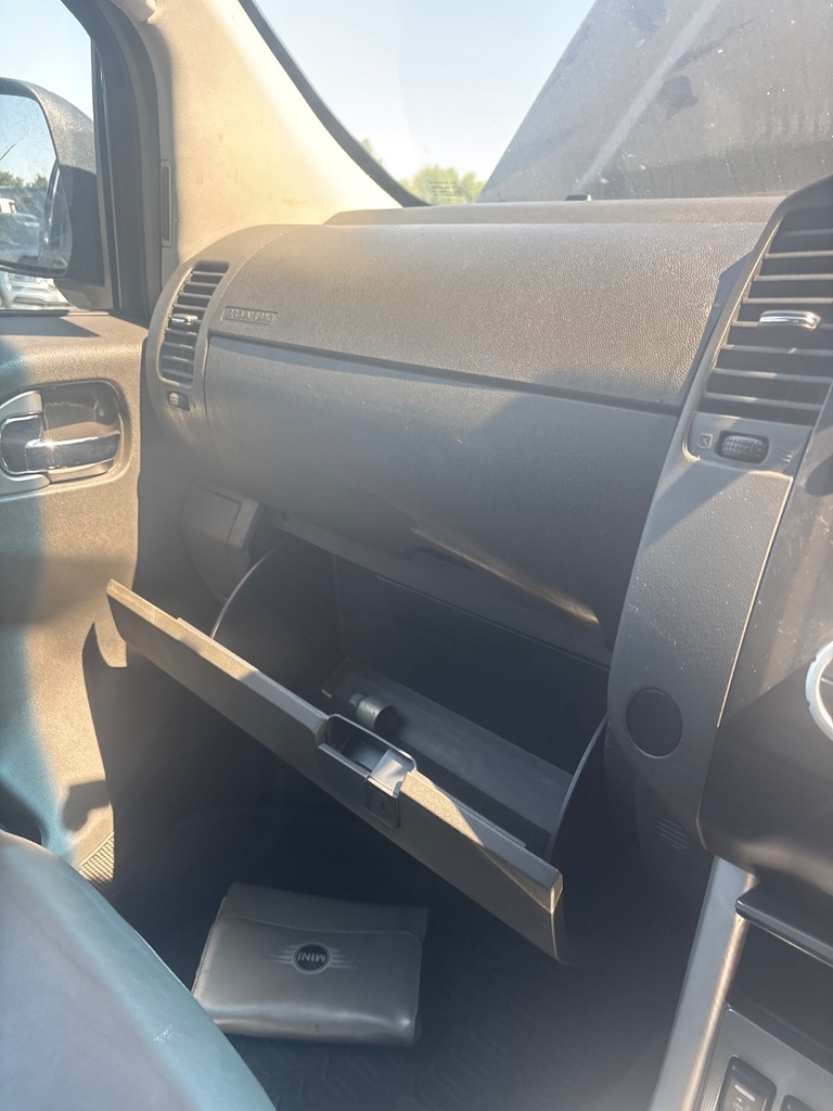 [EPE-112964] Guantera Nissan Navara NP300 2.5 dCi