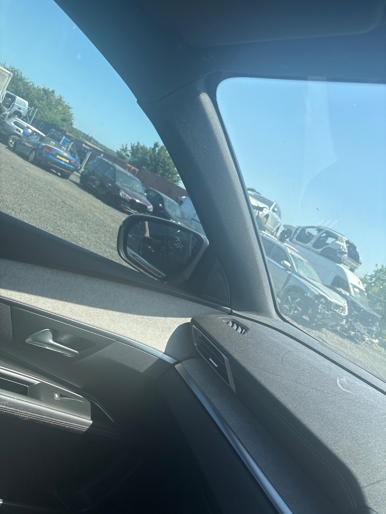 [EPE-113726] Pilar A Peugeot 3008