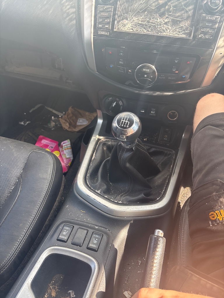 [EPE-114992] Consola central Nissan Navara NP300 (2015-)