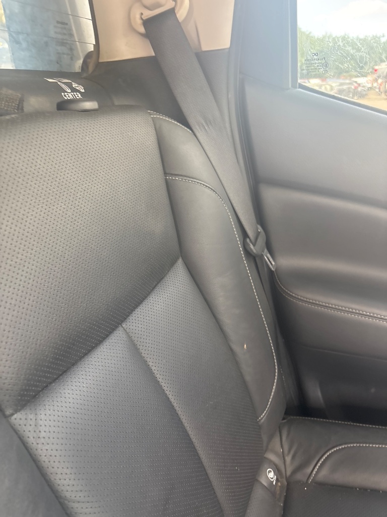 [EPE-115078] Pretensor de cinturón de seguridad trasero derecho Nissan Navara NP300