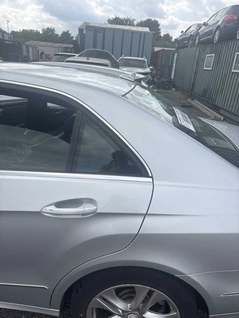 [EPE-115278] Cristal de custodia trasero izquierdo Mercedes-Benz E-Class