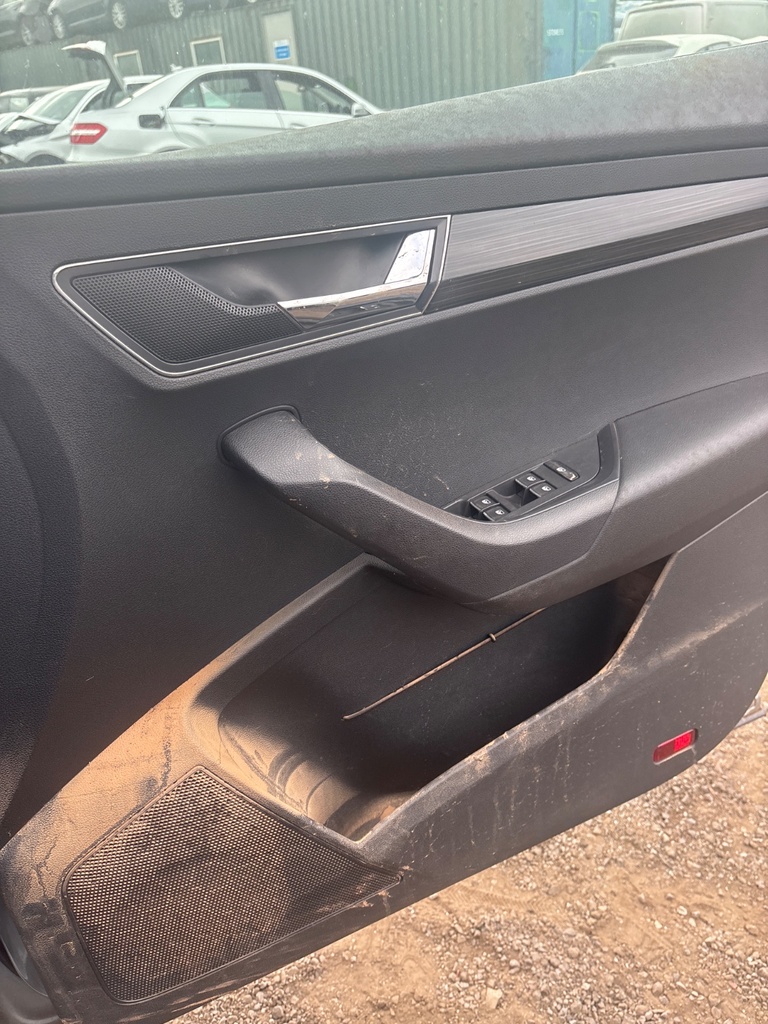[EPE-115488] Arnés de cables puerta delantera derecha Skoda Karoq 2018