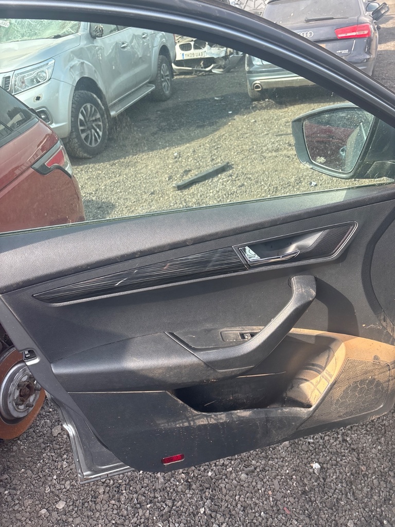 [EPE-115560] Arnés puerta delantera izquierda Skoda Karoq 2018