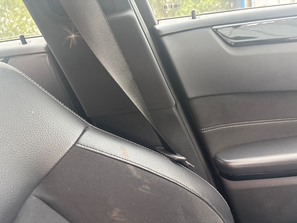 [EPE-115809] Embellecedor Pilar B inferior izquierdo Mercedes-Benz E-Class (2013-2015)