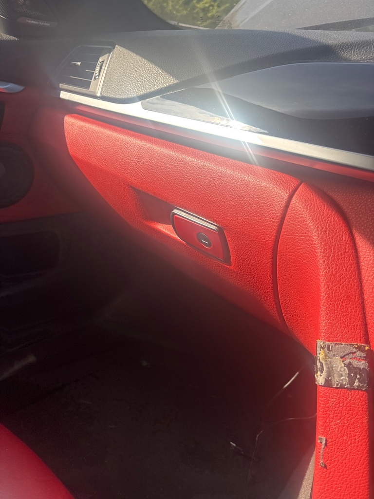 [EPE-115995] Montaje de la guantera BMW Serie 4 435d xDrive