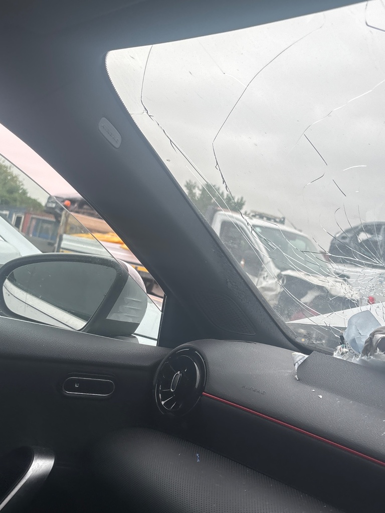 [EPE-116132] Pilar A Mercedes-Benz A-Class W177