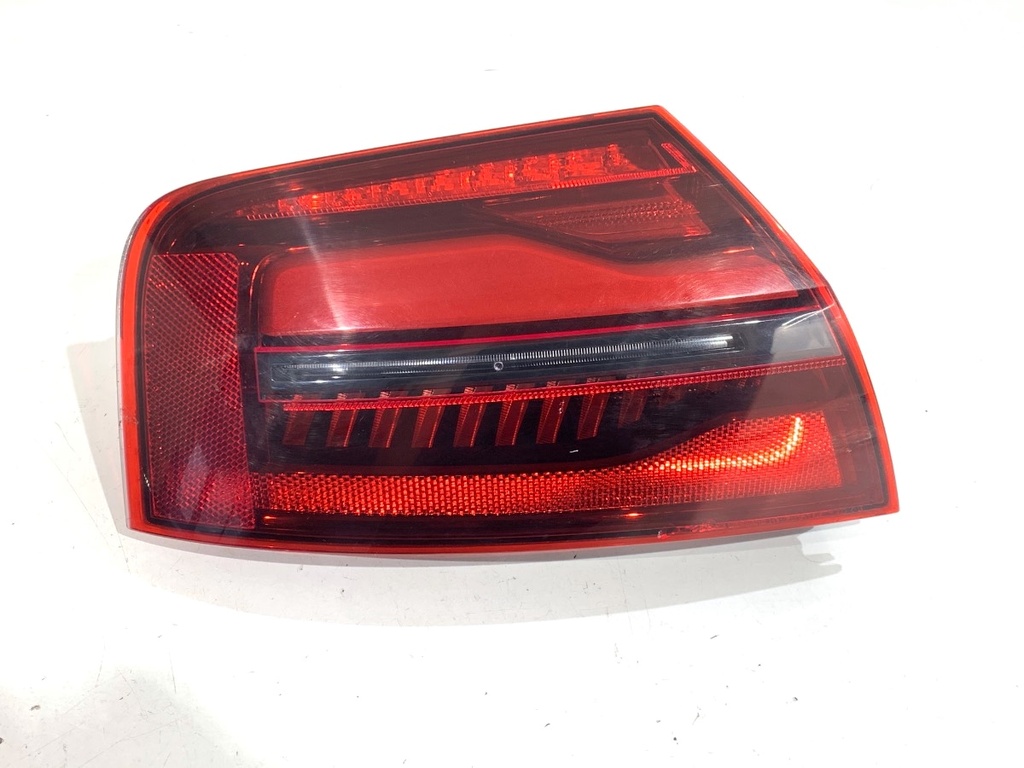 [STARK-892315] Piloto trasero izquierdo AUDI A8 D4 (4H2, 4H8, 4HC, 4HL) 2009-2018
