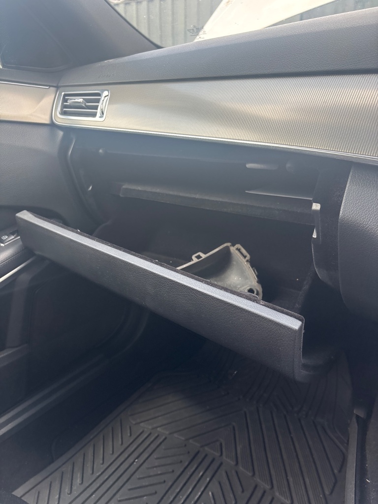 [EPE-116743] Guantera Mercedes-Benz E-Class