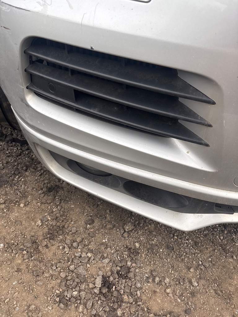[EPE-117279] Parrilla delantera izquierda VW Touareg 7P5