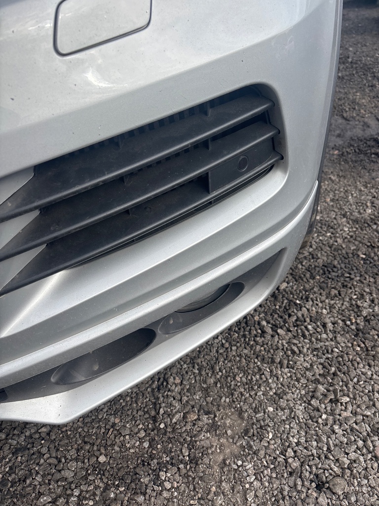 [EPE-117280] Rejilla radiador delantero derecho VW Touareg 7P5