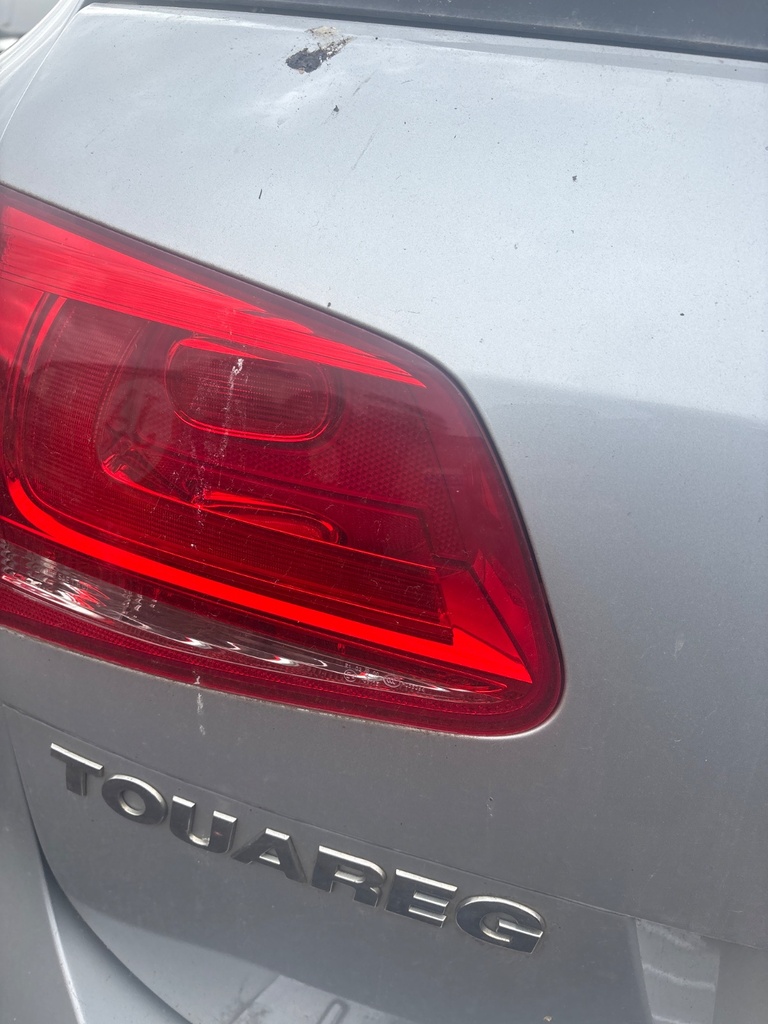 [EPE-117349] Piloto de portón trasero izquierdo VW Touareg 7P5