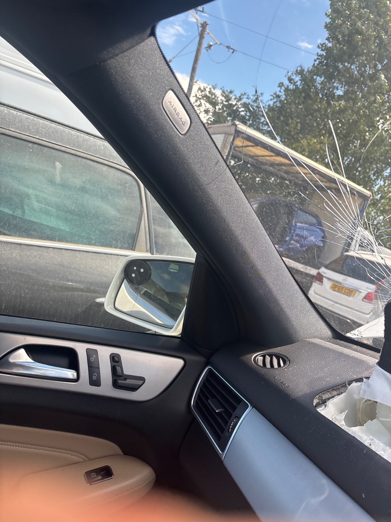 [EPE-117591] Pilar A Mercedes-Benz M-Class