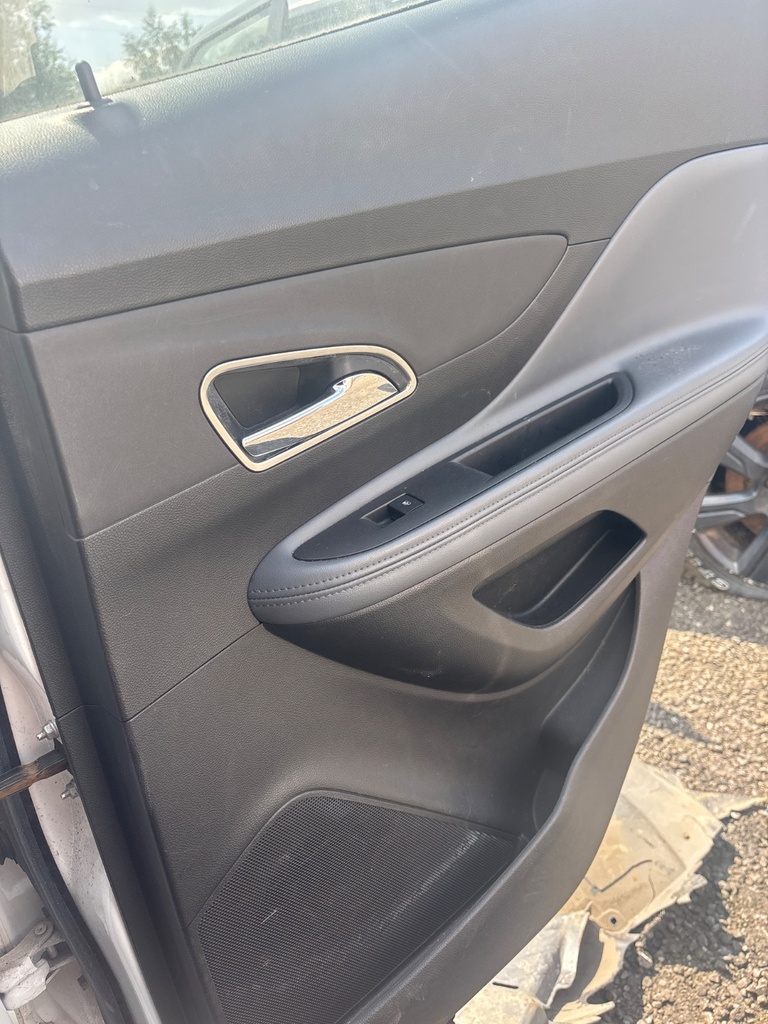 [EPE-118027] Panel interior puerta trasera derecha Opel Mokka J13