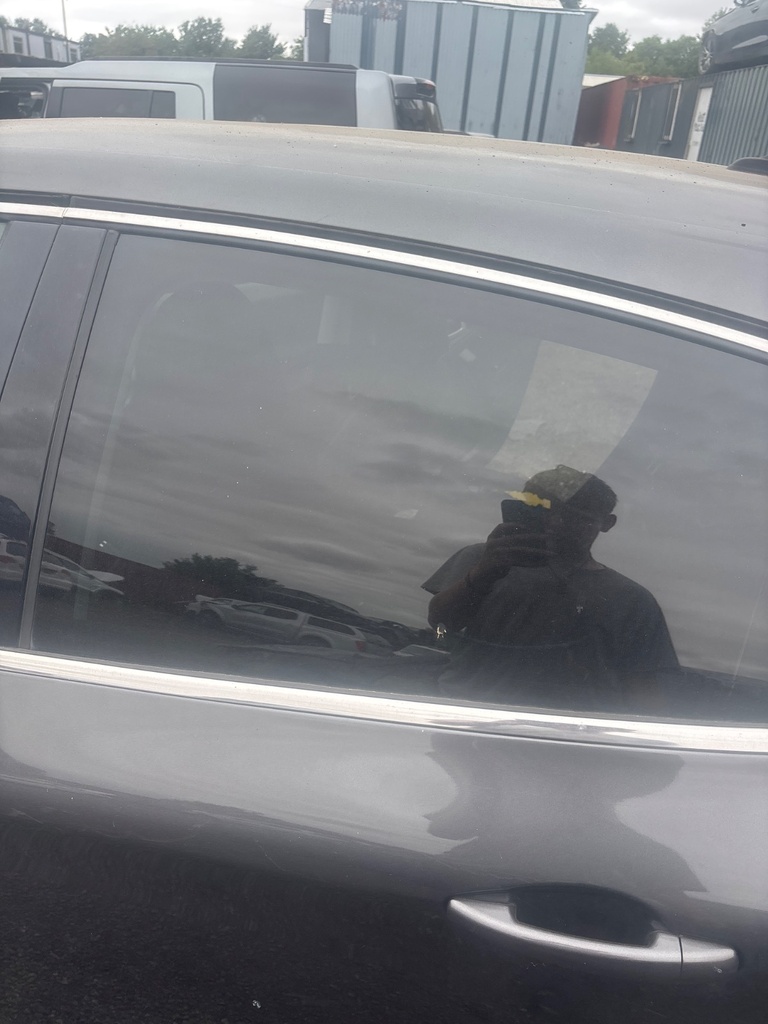 [EPE-118205] Cristal de puerta trasero izquierdo Peugeot 208
