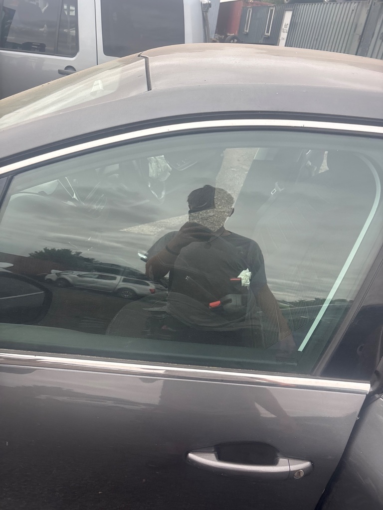 [EPE-118219] Cristal de puerta delantero izquierdo Peugeot 208