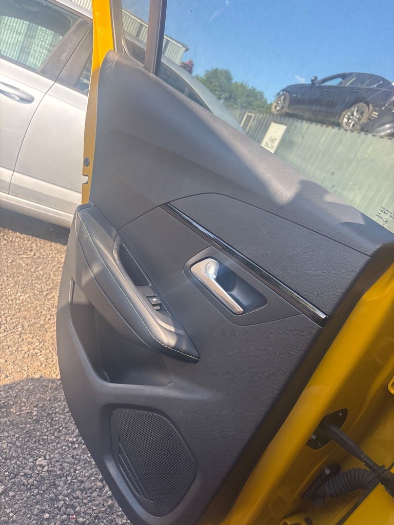 [EPE-118689] Panel interior de puerta trasera izquierda Peugeot 208 II