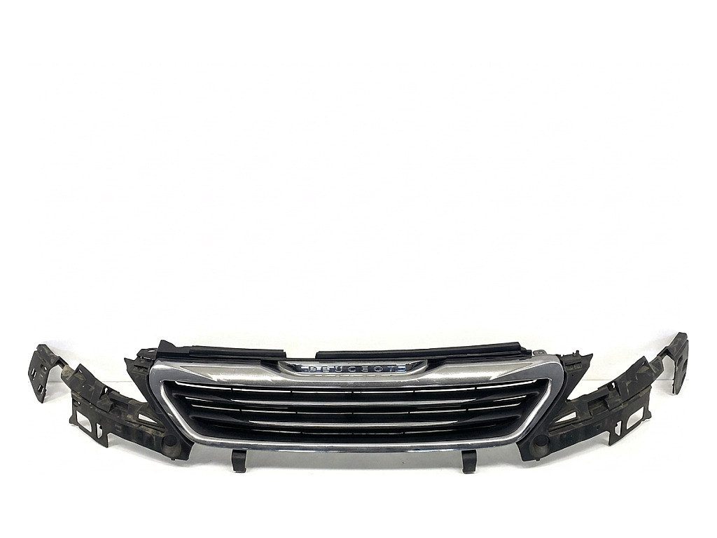 [STARK-909804] Rejilla de parachoques PEUGEOT 308 II (LB_, LP_, LW_, LH_, L3_) 2013-2021