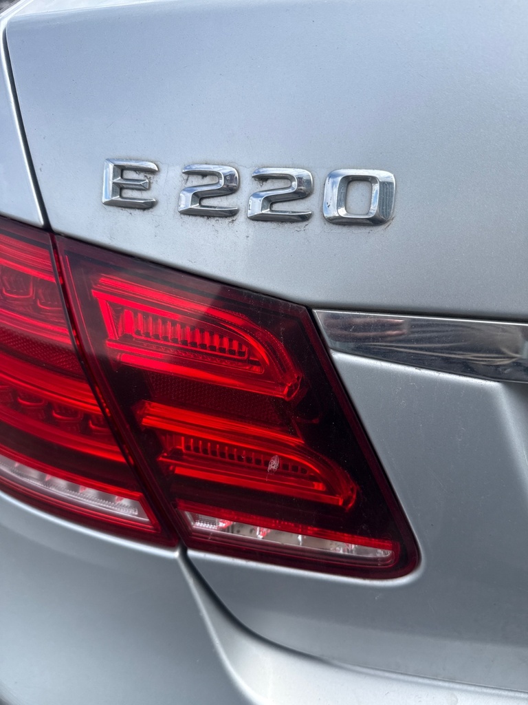 [EPE-118766] Piloto de portón trasero izquierdo Mercedes-Benz Clase E