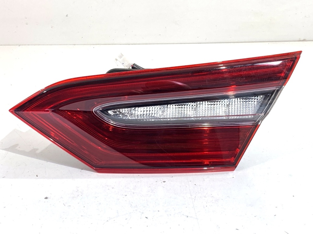 [STARK-899640] Piloto trasero derecho Toyota Camry (_V7_, _VA7_, _VH7_) 2.5 Hybrid 2017-2022