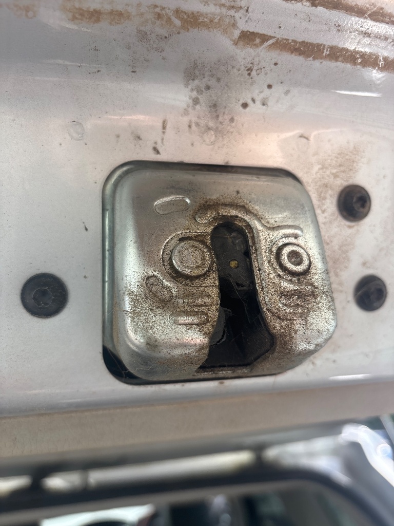 [EPE-119428] Mecanismo de cierre portón trasero Jeep Grand Cherokee