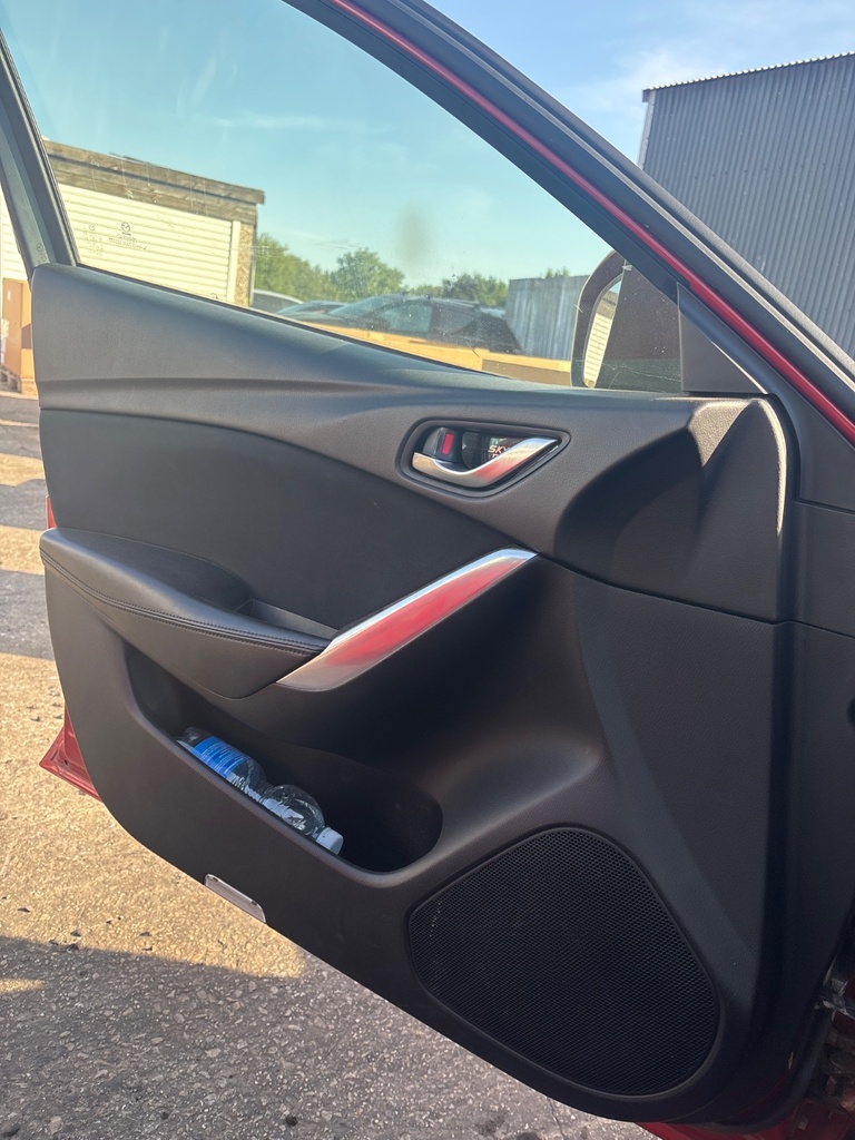 [EPE-119675] Panel interior de puerta delantera izquierda Mazda 6 (2012-2020)