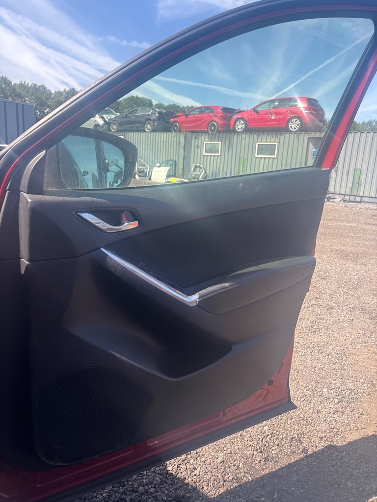 [EPE-119956] Panel interior de puerta delantera derecha Mazda CX-5 2014
