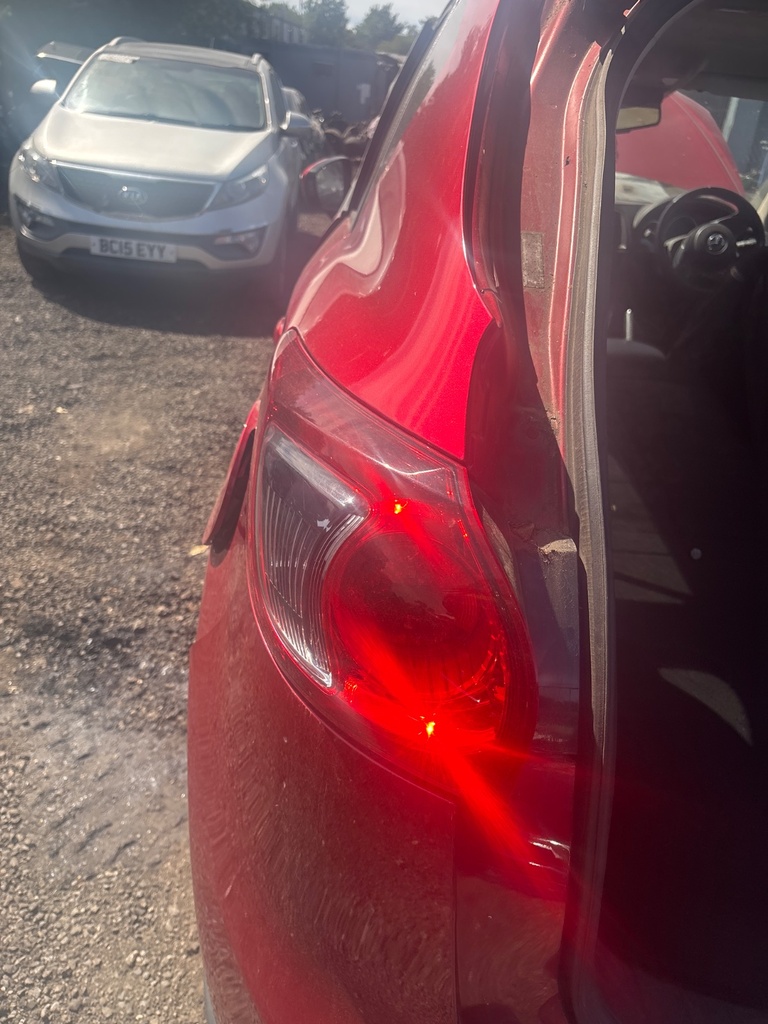 [EPE-119991] Piloto trasero izquierdo Mazda CX-5 (2012-2017)