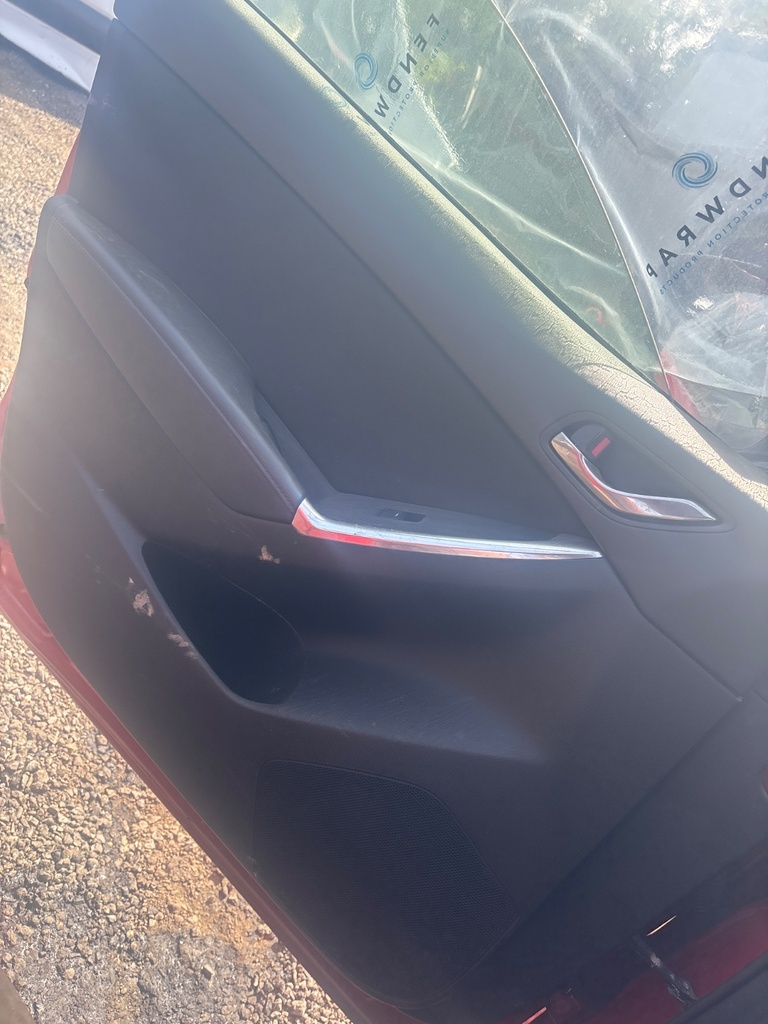 [EPE-119995] Panel interior de puerta delantera izquierda Mazda CX-5 (2012-2017)