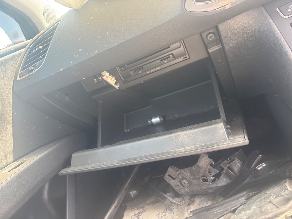[EPE-120784] Guantera Seat Leon ST