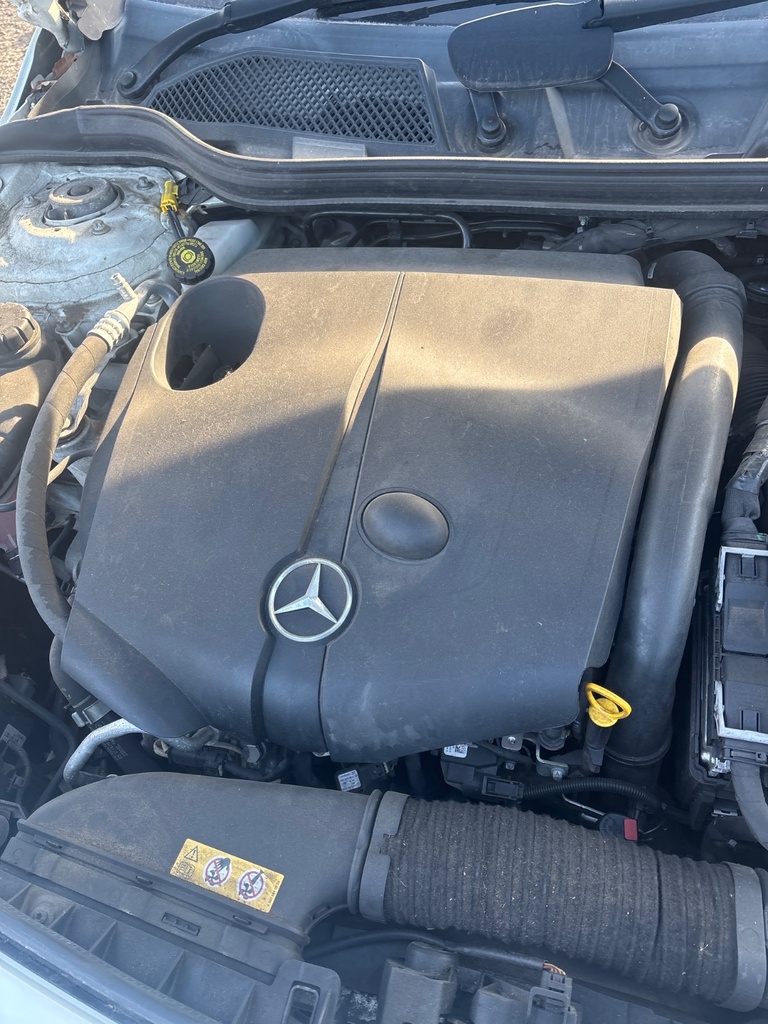 [EPE-120854] Tapa de motor Mercedes Clase A