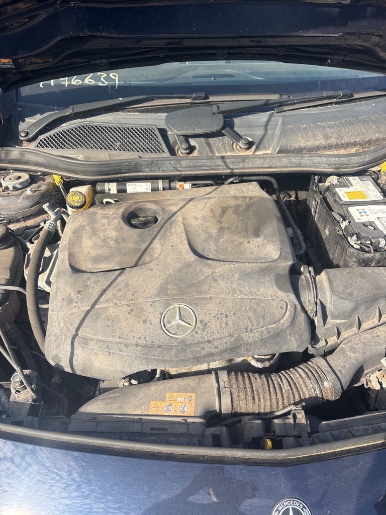 [EPE-120955] Tapa de motor Mercedes-Benz A-Class